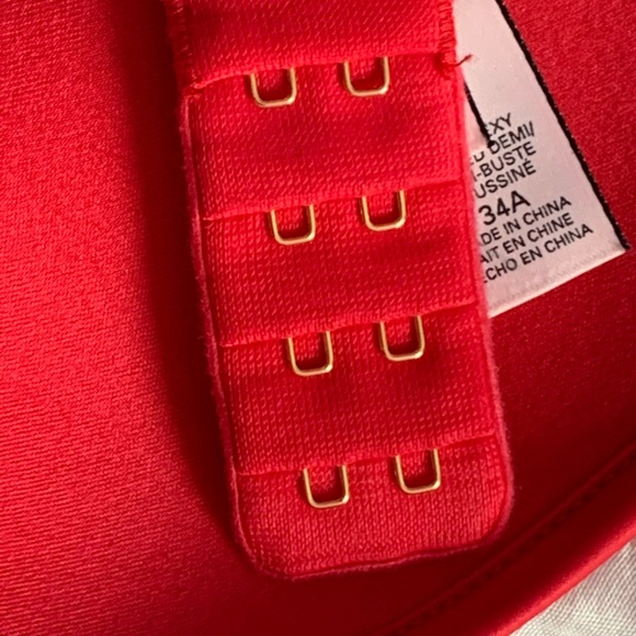 Victoria’s Secret Very Sexy Demi Push-Up Bra - Picture 6 of 6